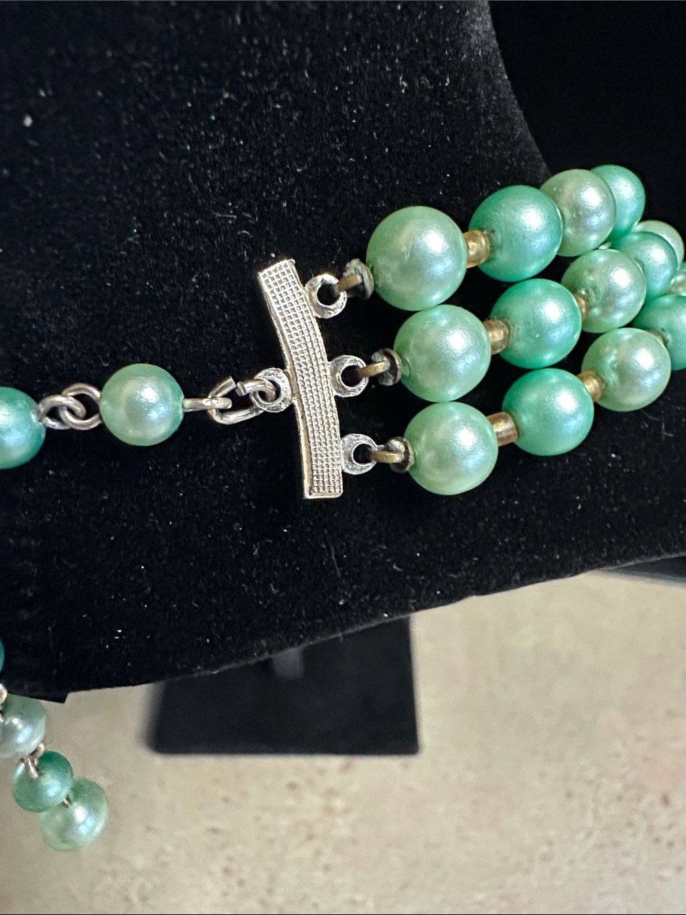 Vintage 1960s Japan 3 Strand Aqua Green Faux Pearl Statement Necklace Choker - Picture 4 of 12